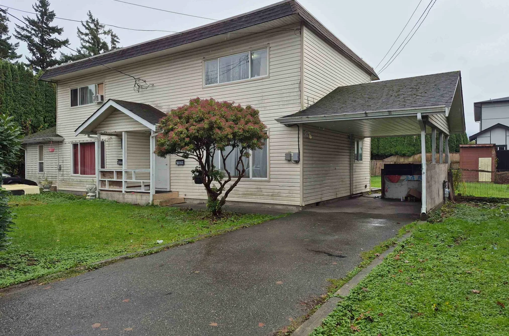 Duplex for sale at 46084 Brooks Avenue Chilliwack British Columbia - MLS: R3070378