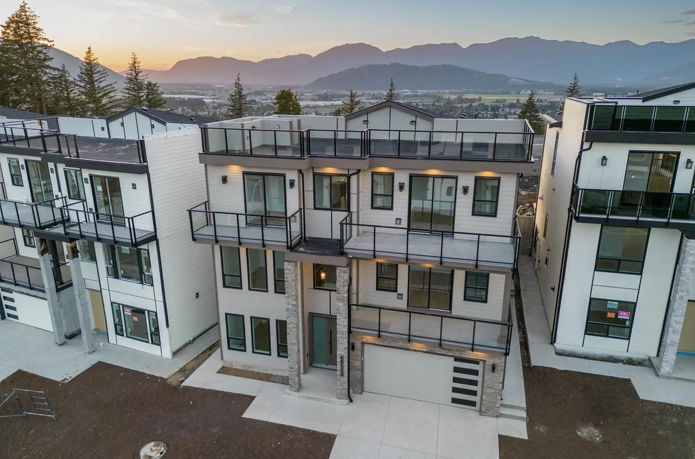 46113 CRESTVIEW DRIVE, Chilliwack BC V2R 6G4, Chilliwack BC — Residential for Sale - Photo 2