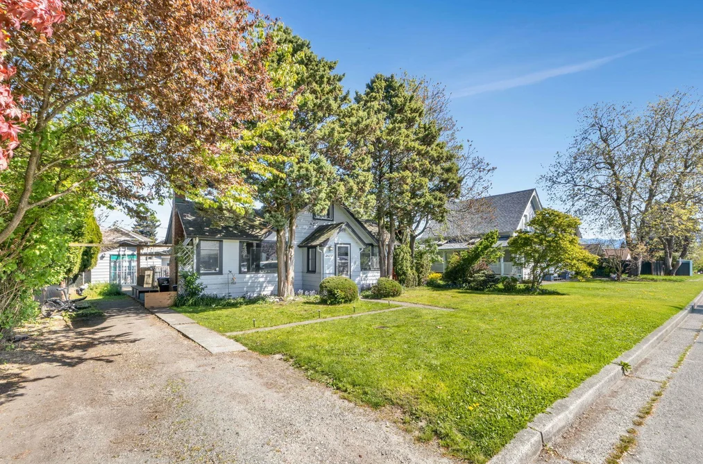 46133 THIRD AVENUE, Chilliwack BC V2P 1R7, Chilliwack BC — Residential for Sale - Photo 2
