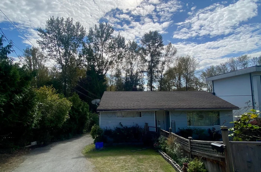 House for sale at 4614 Marine Drive Burnaby British Columbia - MLS: R3093413