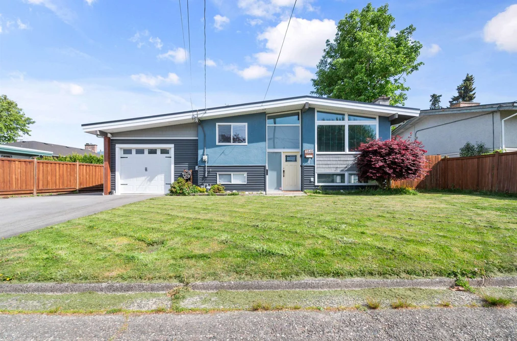 House for sale at 46155 Larch Avenue Chilliwack British Columbia - MLS: R3119695
