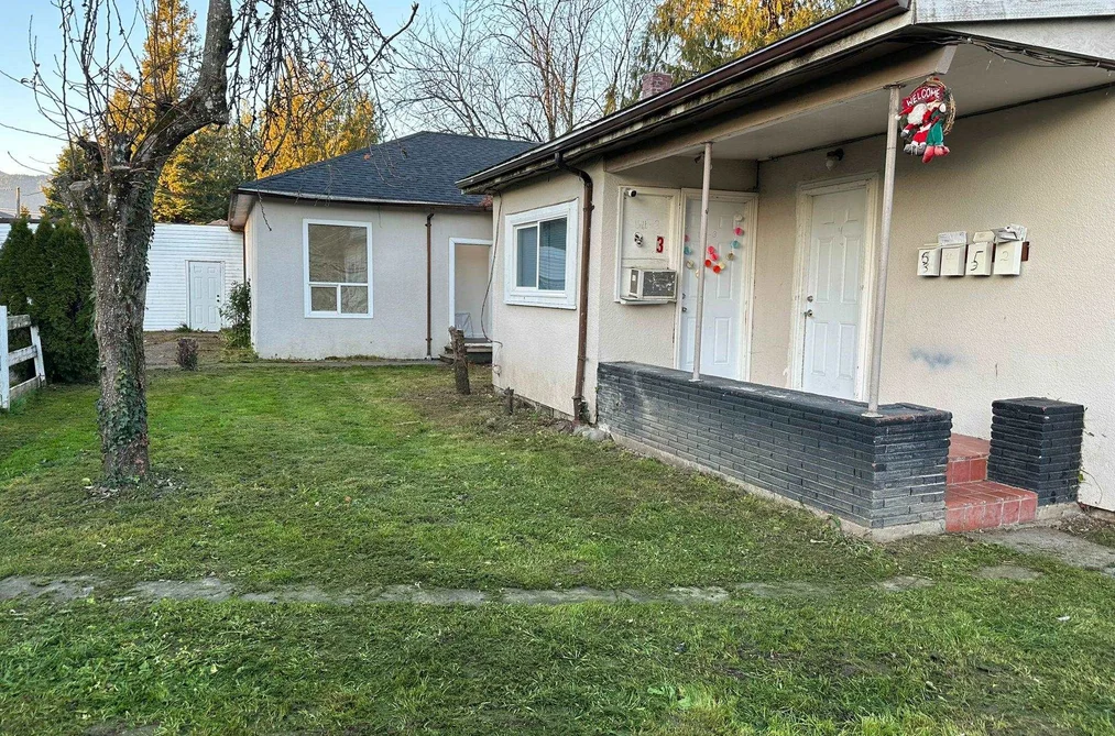 Quadruplex for sale at 46167 Cleveland Avenue Chilliwack British Columbia - MLS: R3102600