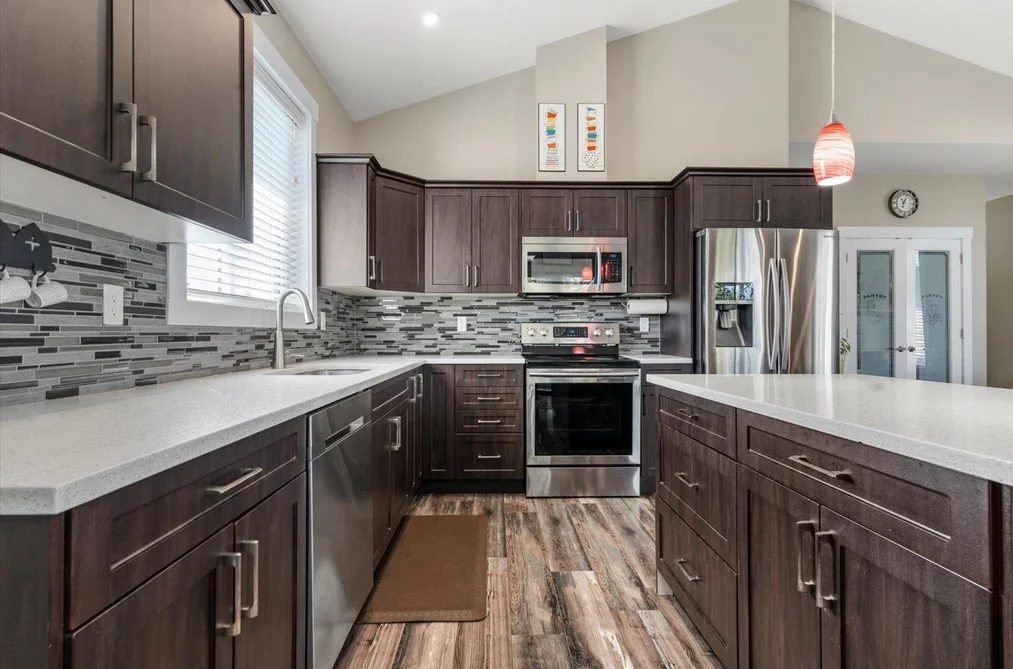 46181 Second Avenue, Chilliwack, BC - House for Sale - Photo 12 of 37 46181 Second Avenue, Chilliwack, BC - House for Sale - Photo 12 of 37
