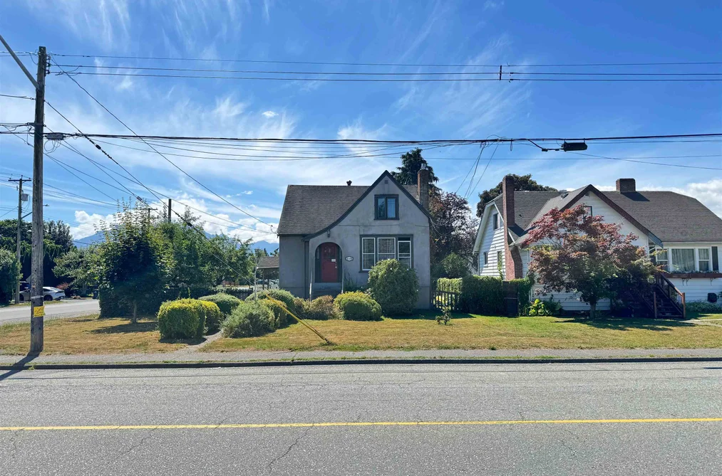 House for sale at 46198 First Avenue Chilliwack British Columbia - MLS: R3152741