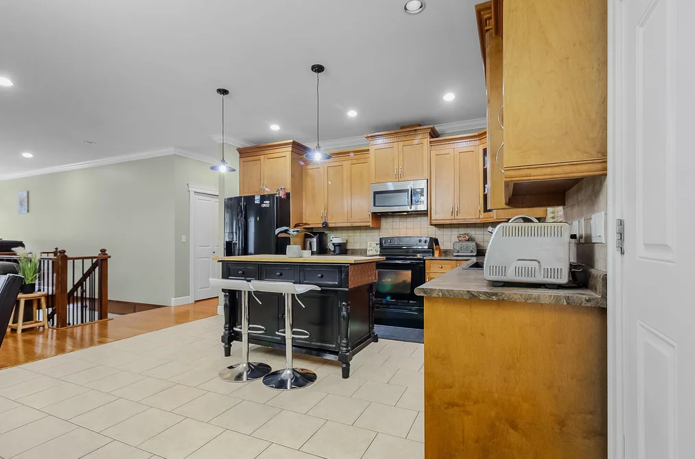 46225 KERMODE CRESCENT, Chilliwack BC V2R 0C7, Chilliwack BC — Residential for Sale — Photo 9 of 36