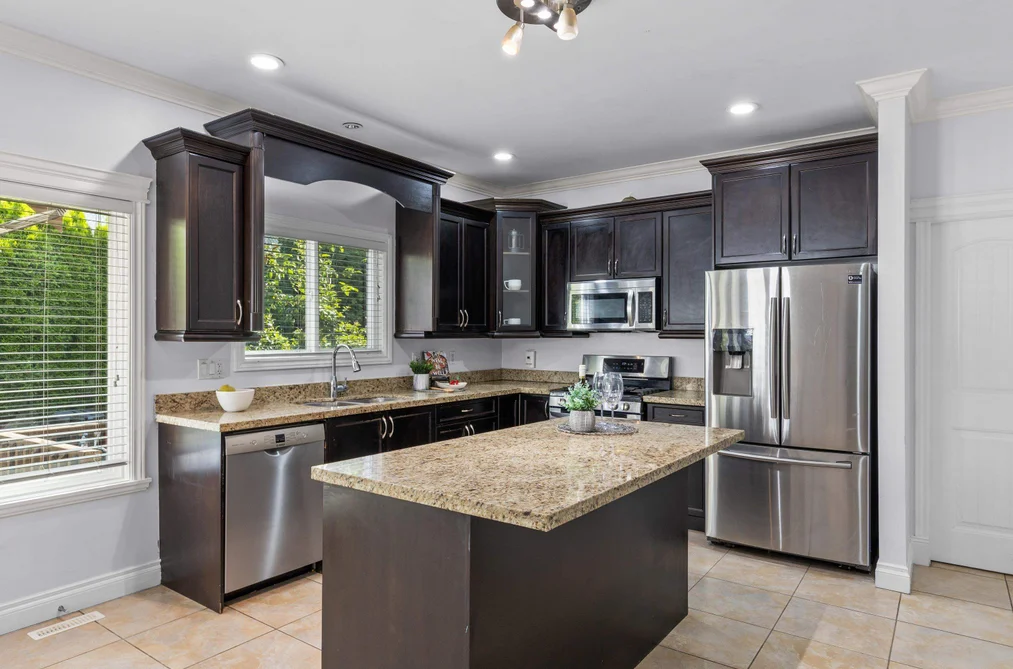 46242 KERMODE CRESCENT, Chilliwack BC V2R 0C7, Chilliwack BC — Residential for Sale — Photo 11 of 33
