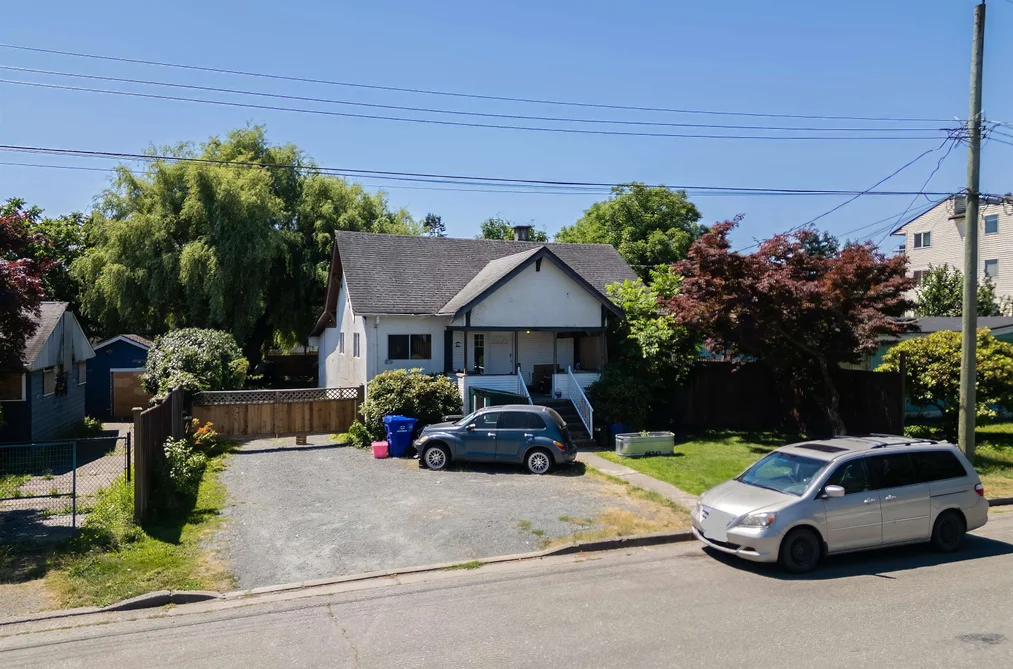 46242 MARGARET AVENUE, Chilliwack BC V2P 2G9, Chilliwack BC — Residential for Sale — Photo 2 of 10