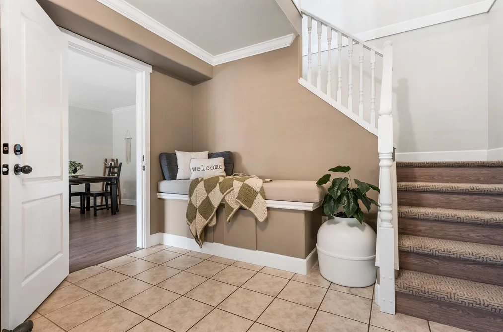 46272 RANCHERO DRIVE, Chilliwack BC V2R 3Z6, Chilliwack BC — Residential for Sale - Photo 2