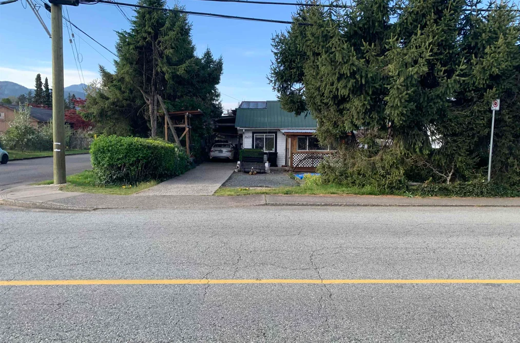 House for sale at 46275 Portage Avenue Chilliwack British Columbia - MLS: R3155351