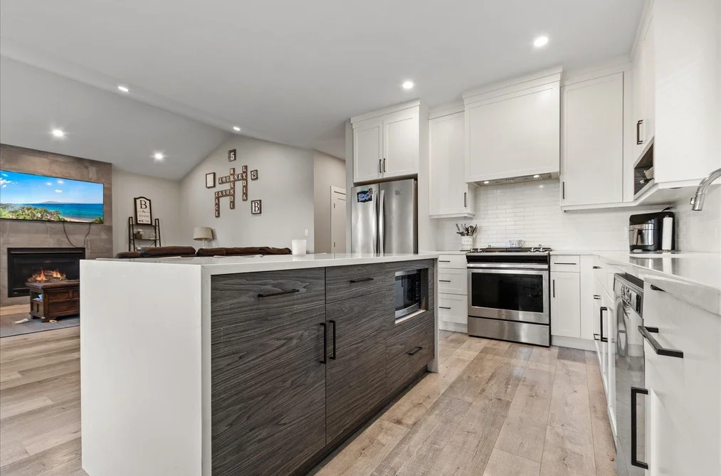 46302 RIVERSIDE DRIVE, Chilliwack, BC — Residential for Sale — Photo 11 of 40