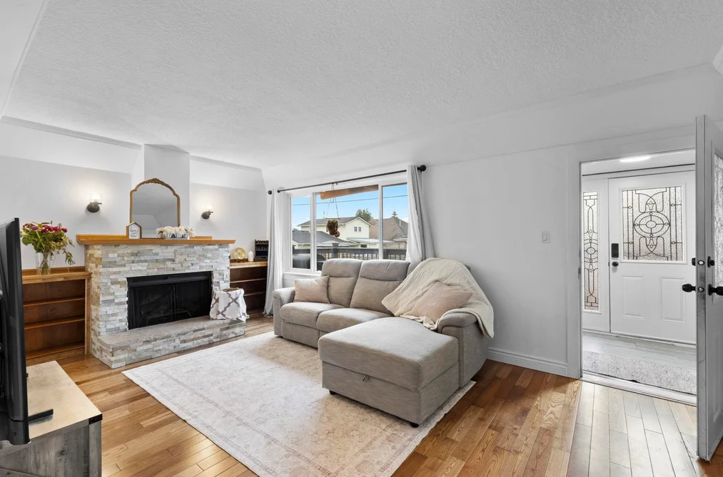46307 RIVERSIDE DRIVE, Chilliwack BC V2P 3L2, Chilliwack BC — Residential for Sale - Photo 4