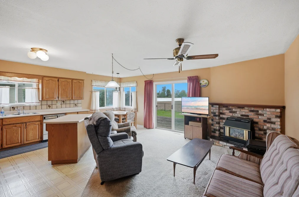46337 CHRISTINA DRIVE, Chilliwack BC V2R 2B5, Chilliwack BC — Residential for Sale - Photo 4