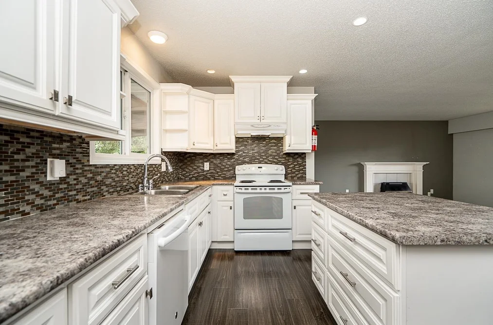 46350 MCCAFFREY BOULEVARD, Chilliwack, BC — Residential for Sale — Photo 11 of 36