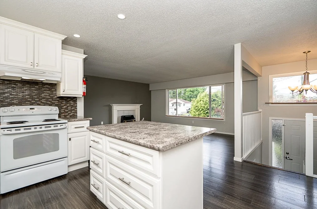 46350 MCCAFFREY BOULEVARD, Chilliwack, BC — Residential for Sale — Photo 13 of 36