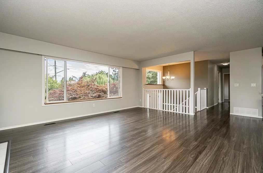 46350 MCCAFFREY BOULEVARD, Chilliwack, BC — Residential for Sale — Photo 7 of 36