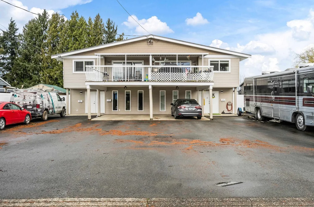 46479 BROOKS AVENUE, Chilliwack BC V2P 1C6, Chilliwack BC — Residential Income for Sale - Photo 2