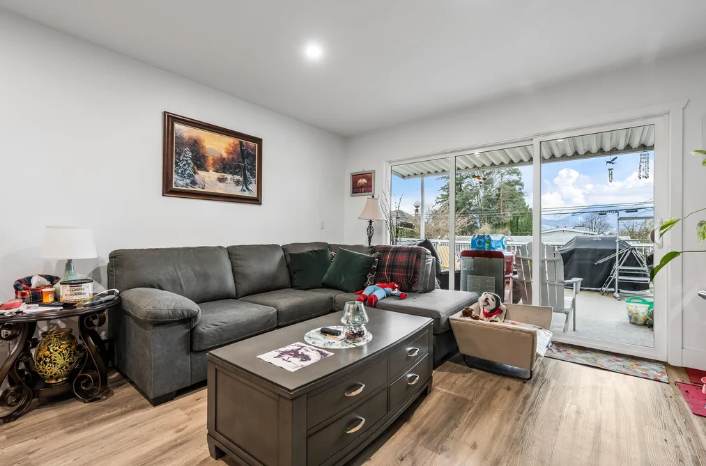 46479 BROOKS AVENUE, Chilliwack BC V2P 1C6, Chilliwack BC — Residential Income for Sale - Photo 4