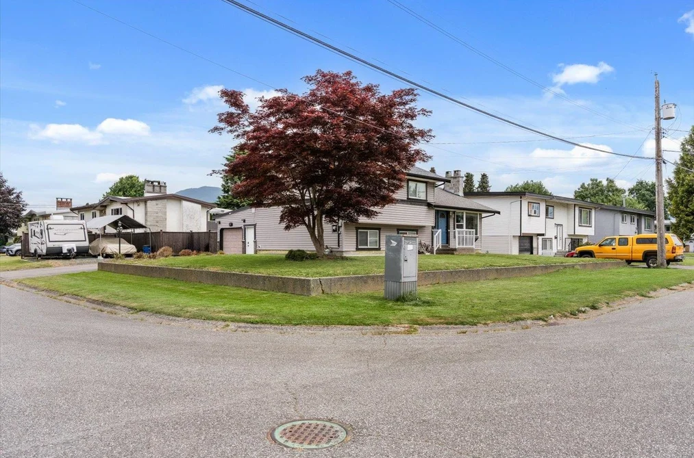 46551 TETON AVENUE, Chilliwack BC V2P 6M3, Chilliwack BC — Residential for Sale - Photo 2