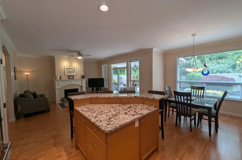 46570 HEARTHSTONE STREET, Chilliwack BC V2R 0E2, Chilliwack BC — Residential for Sale - Photo 2