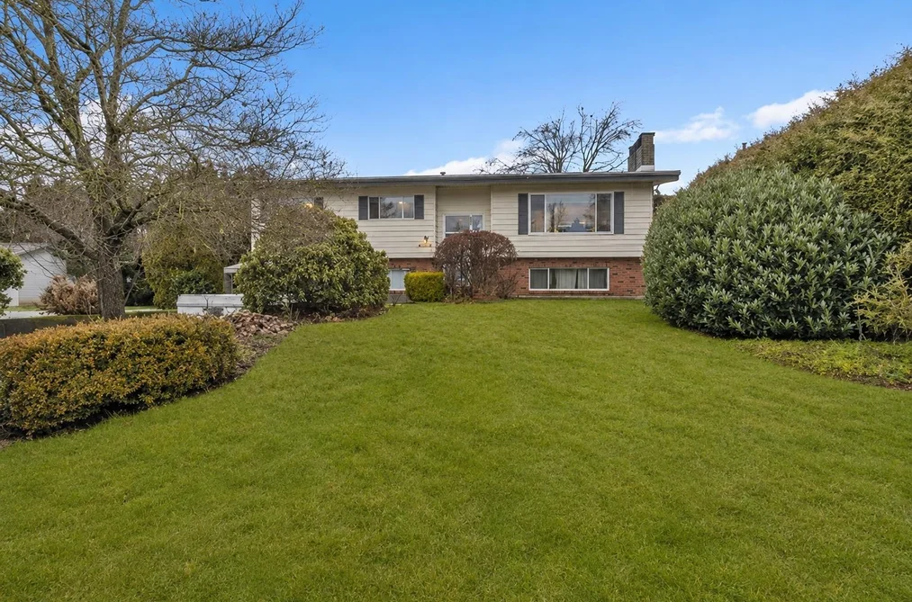 House for sale at 46573 Elgin Drive Chilliwack British Columbia - MLS: R3130522