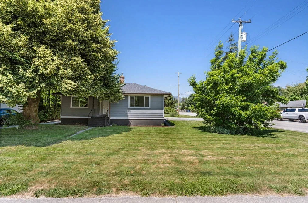 46591 PORTAGE AVENUE, Chilliwack, BC — Residential for Sale — Photo 3 of 40