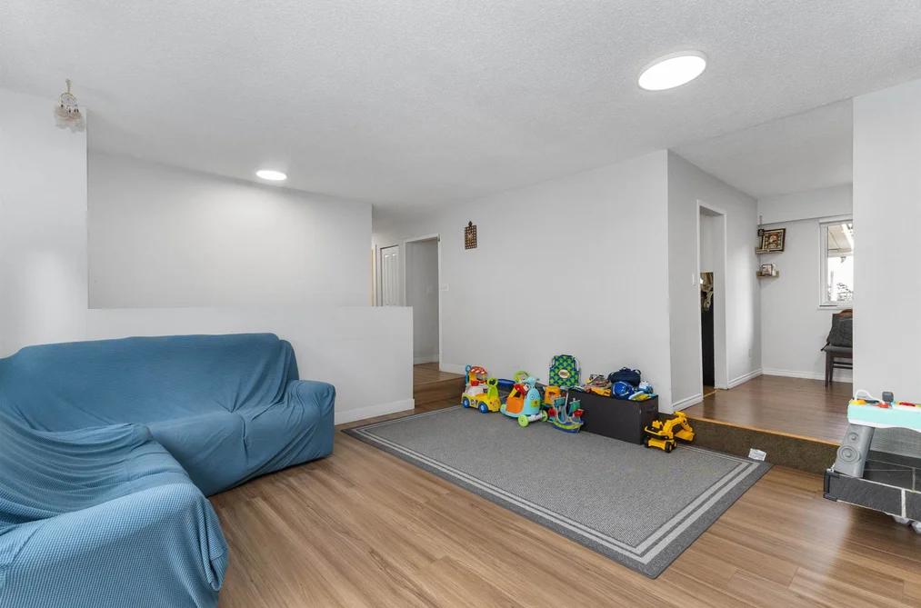 4660 202 STREET, Langley BC V3A 5J3, Langley BC — Residential for Sale - Photo 2