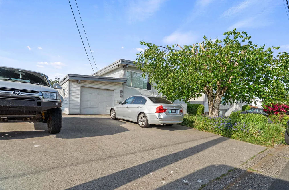 46637 ANDREWS AVENUE, Chilliwack BC V2P 2H9, Chilliwack BC — Residential for Sale - Photo 2