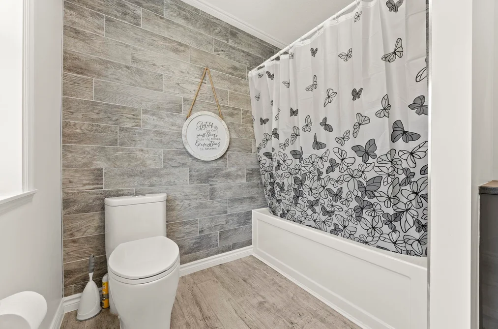 46645 SYLVAN DRIVE, Chilliwack, BC — Residential for Sale — Photo 16 of 36