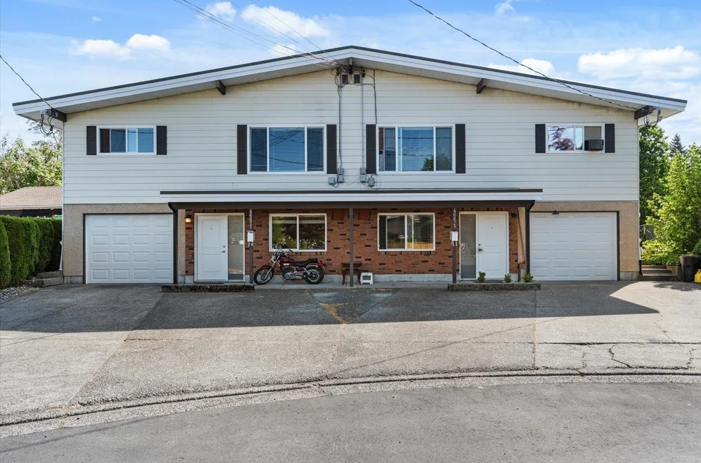 Quadruplex for sale at 46675 Andrews Avenue Chilliwack British Columbia - MLS: R3123023