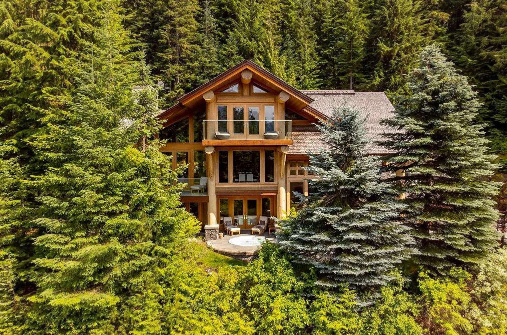 House for sale at 4673 Blackcomb Way Whistler British Columbia - MLS: R3121675