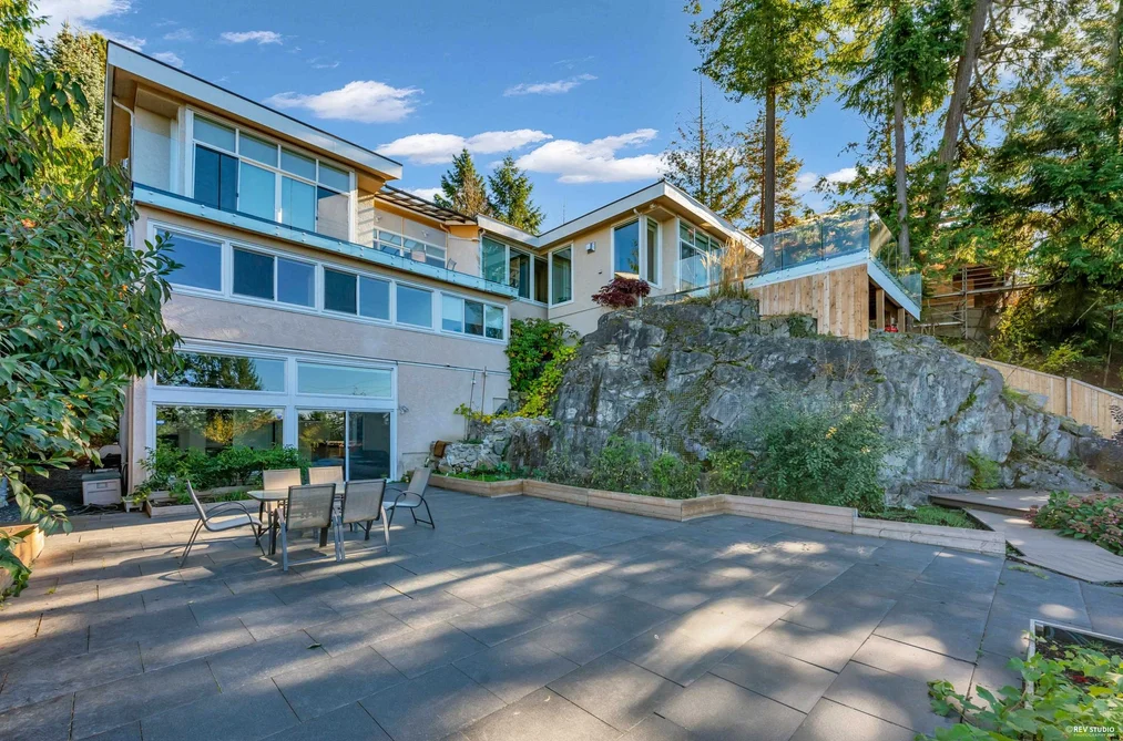 House for sale at 4673 Woodburn Road West Vancouver British Columbia - MLS: R3126496