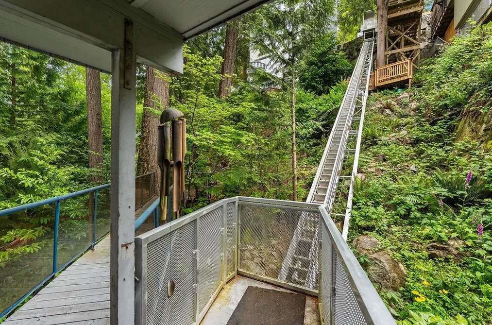 4678 EASTRIDGE ROAD, North Vancouver BC V7G 1K4, North Vancouver BC — Residential for Sale - Photo 2