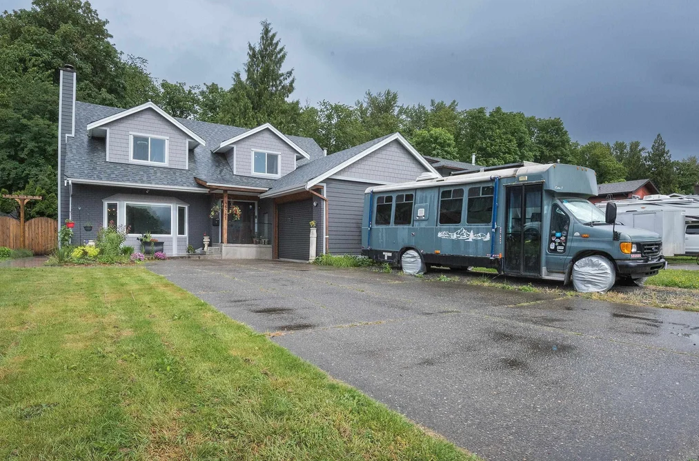 46781 PORTAGE AVENUE, Chilliwack BC V2P 7H3, Chilliwack BC — Residential for Sale - Photo 2