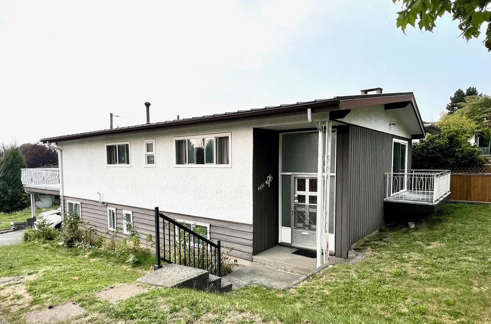 House for sale at 4695 Nanaimo Street Vancouver British Columbia - MLS: R3093459