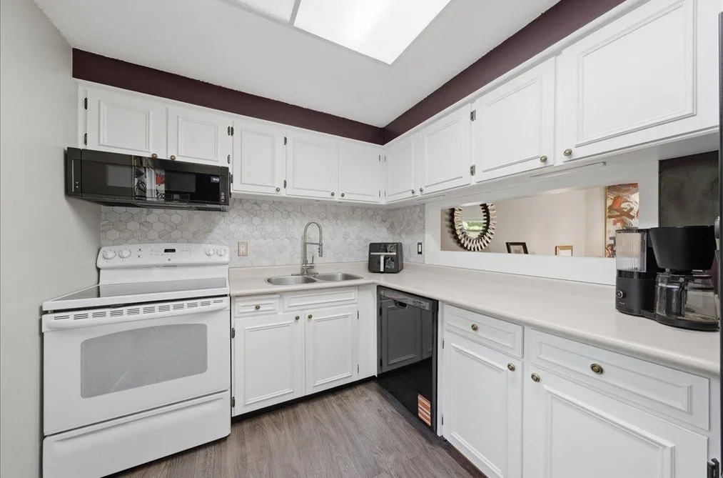 47 1240 FALCON DRIVE, Coquitlam BC V3E 2B4, Coquitlam BC — Residential for Sale - Photo 4