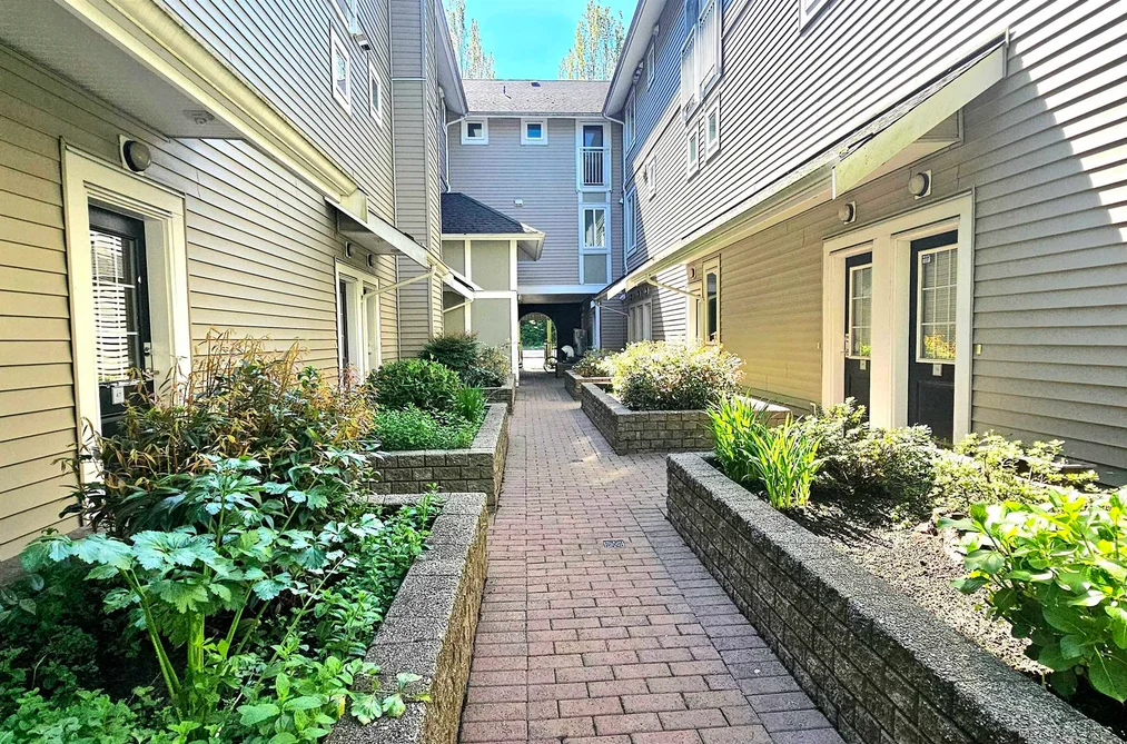 47 6965 HASTINGS STREET, Burnaby BC V5B 4T8, Burnaby BC — Residential for Sale - Photo 2