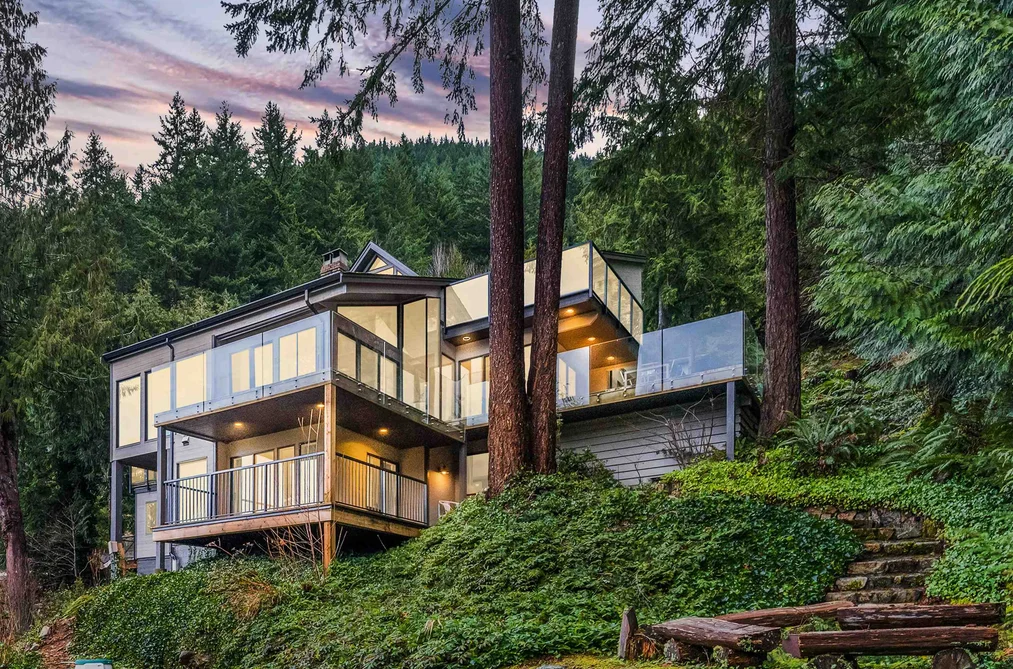 House for sale at 470 Timbertop Drive Lions Bay British Columbia - MLS: R3157282