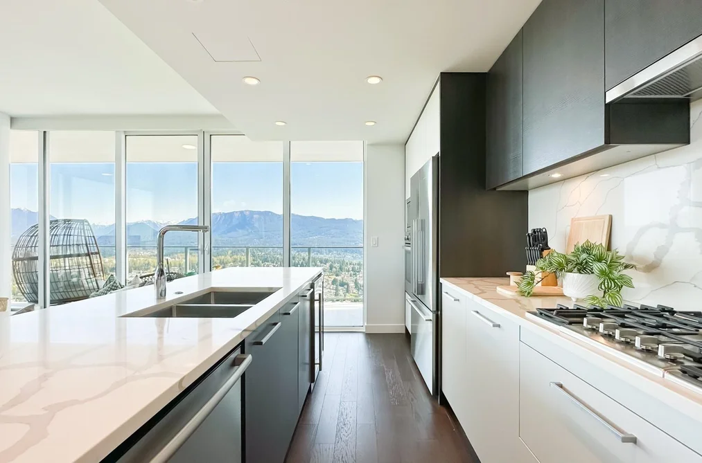 4702 567 CLARKE ROAD, Coquitlam BC V3J 0K7, Coquitlam BC — Residential for Sale - Photo 3