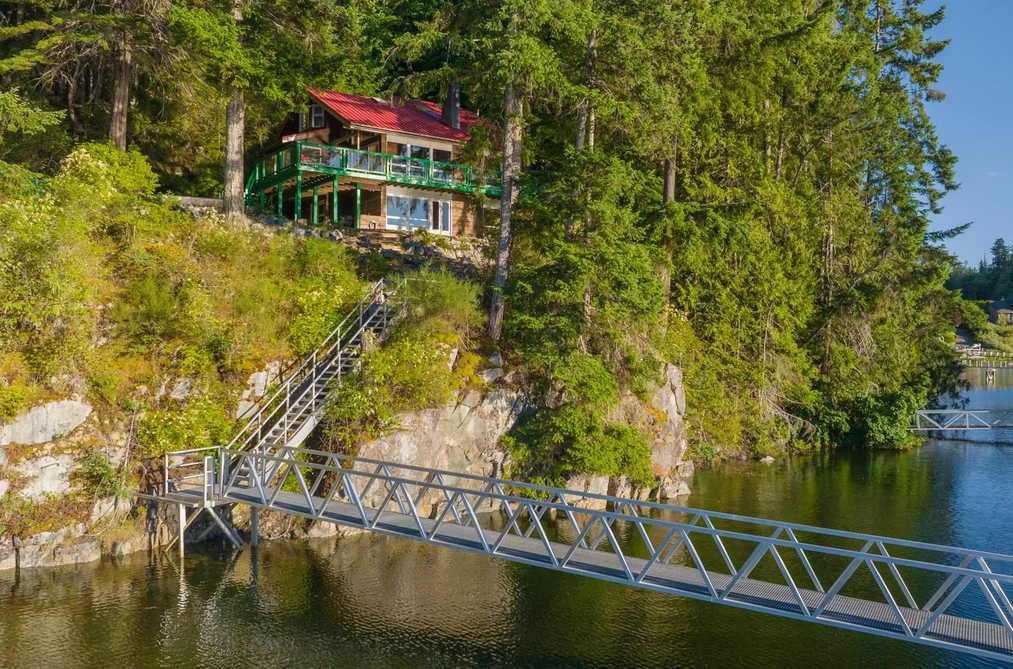 House for sale at 4707 Francis Peninsula Road Madeira Park British Columbia - MLS: R3138029
