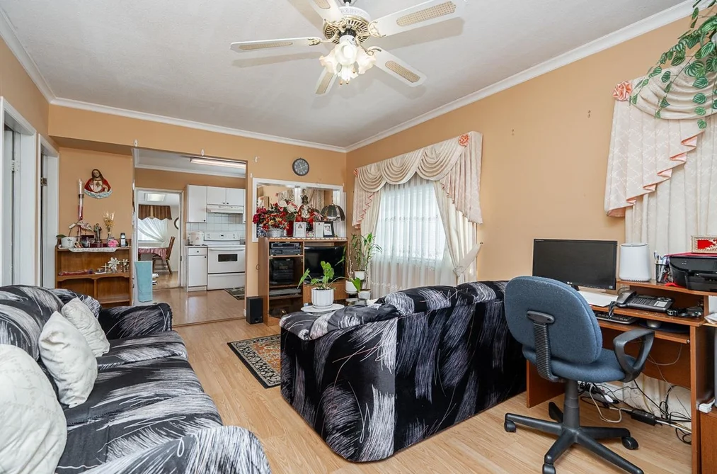 House for sale at 4712 Victoria Drive Vancouver British Columbia - MLS: R3101279