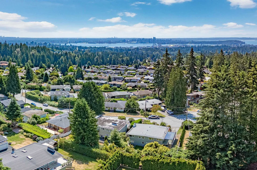 472 CRESTWOOD AVENUE, North Vancouver BC V7N 3C3, North Vancouver BC — Residential for Sale - Photo 4