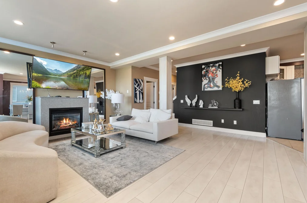 47202 SKYLINE DRIVE, Chilliwack BC V2R 0R4, Chilliwack BC — Residential for Sale - Photo 2