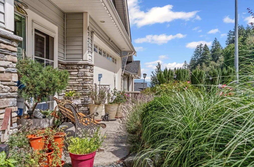 47215 SYLVAN DRIVE, Chilliwack BC V2R 0R8, Chilliwack BC — Residential for Sale - Photo 2