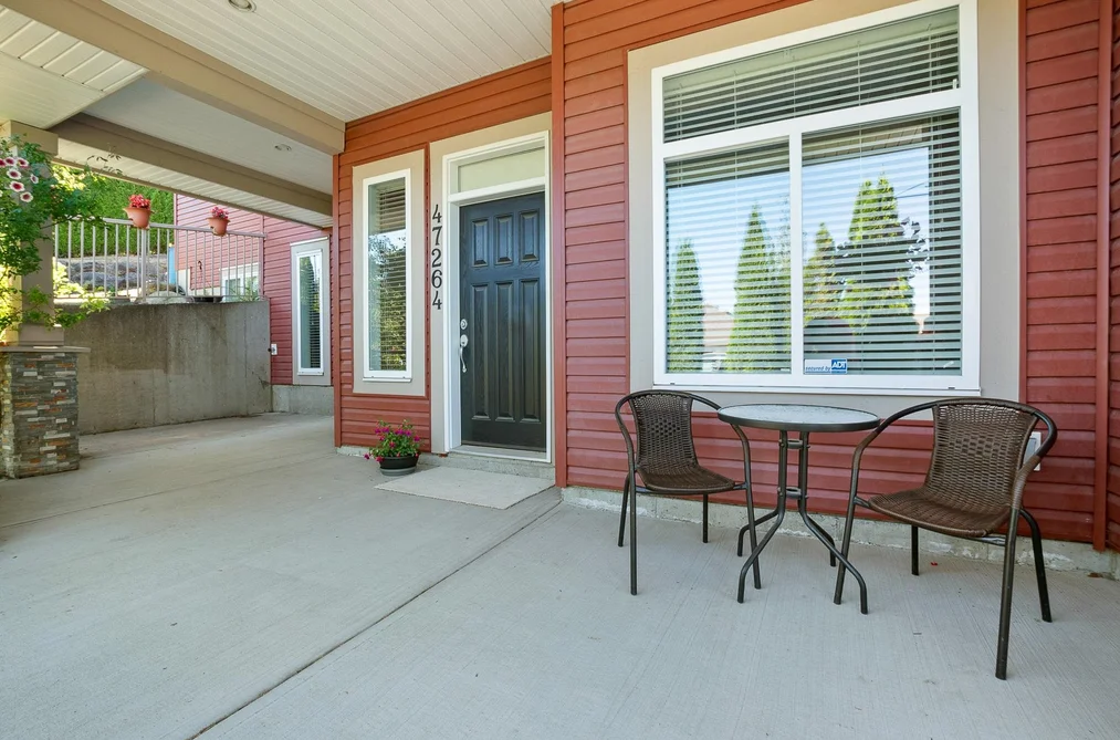 47264 VISTA PLACE, Chilliwack BC V2R 0R9, Chilliwack BC — Residential for Sale - Photo 2