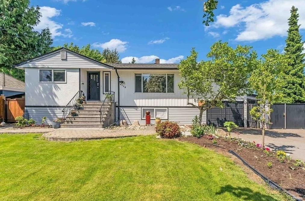 House for sale at 4729 64 Street Delta British Columbia - MLS: R3087356