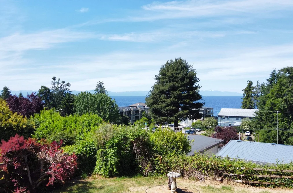 4731 LAUREL AVENUE, Sechelt BC V7Z 0B4, Sechelt BC — Residential for Sale - Photo 2