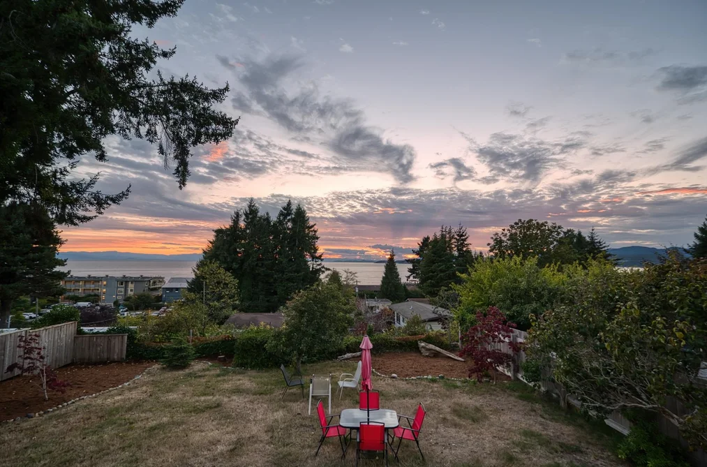 4735 Laurel Avenue, Sechelt, BC - House for Sale - Photo 16 of 36 4735 Laurel Avenue, Sechelt, BC - House for Sale - Photo 16 of 36