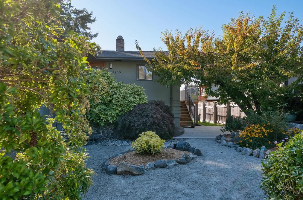 4735 Laurel Avenue, Sechelt, BC - House for Sale - Photo 24 of 36 4735 Laurel Avenue, Sechelt, BC - House for Sale - Photo 24 of 36