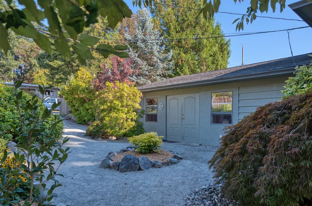 4735 Laurel Avenue, Sechelt, BC - House for Sale - Photo 28 of 36 4735 Laurel Avenue, Sechelt, BC - House for Sale - Photo 28 of 36