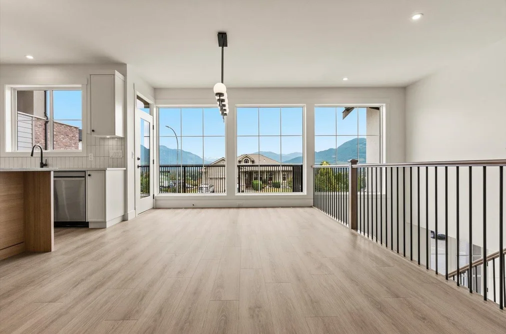 47388 CHARTWELL DRIVE, Chilliwack, BC — Residential for Sale — Photo 10 of 40